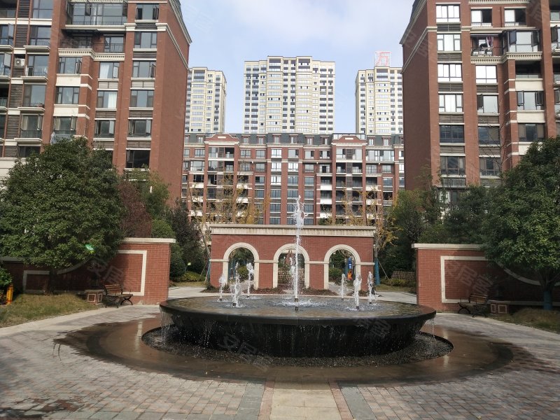 万成哈佛玫瑰园