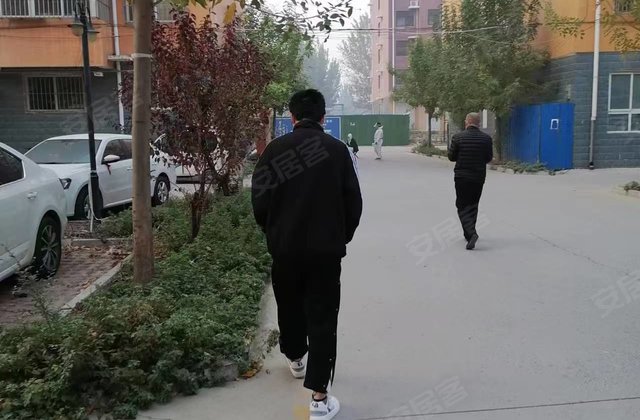 芙蓉小区3室2厅148㎡55万二手房图片
