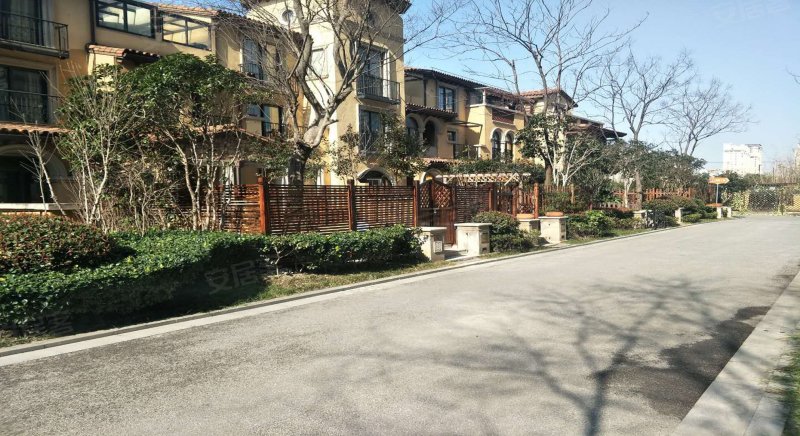 龙湖蔚澜香醍(北区别墅)