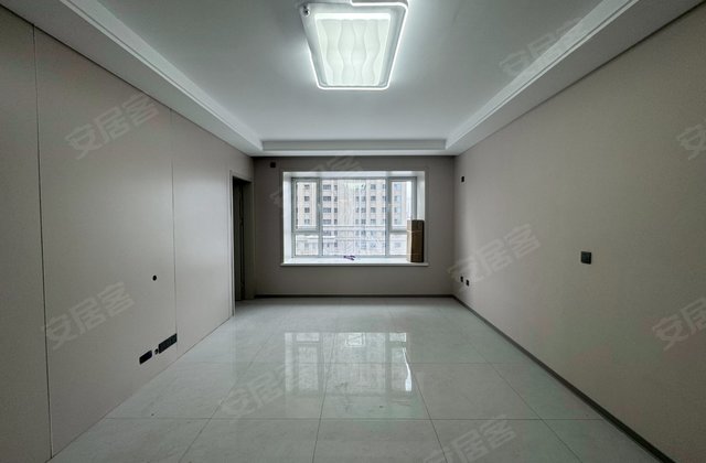 爱地悦府3室2厅97.93㎡53万二手房图片