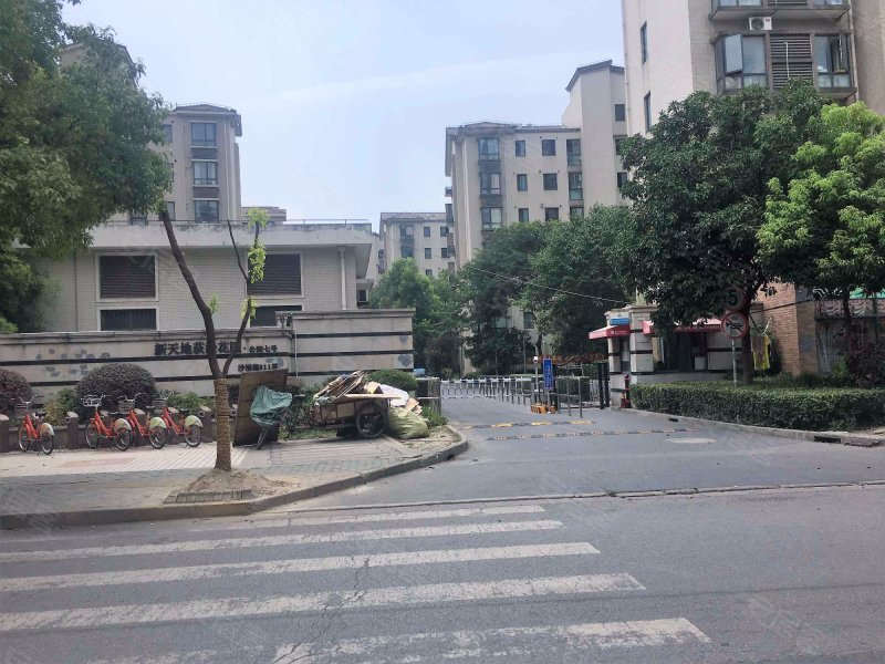 新天地荻泾花园(公寓住宅) 