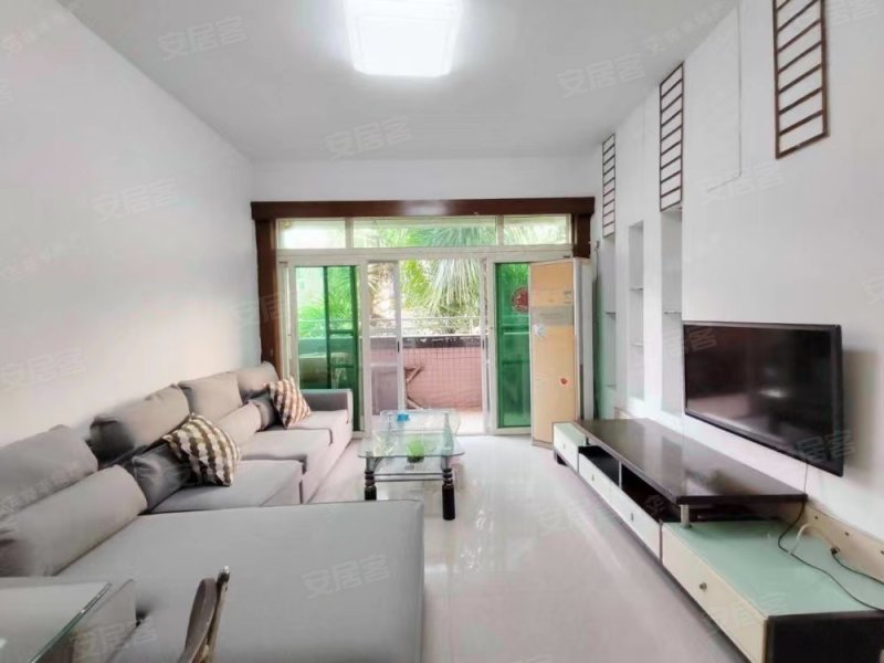 金丰花园天景居 中间楼层采光好 出行方便 适合刚需小三居