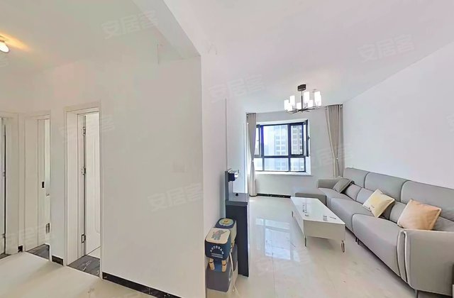 东方新天地(A区)3室2厅111㎡56万二手房图片