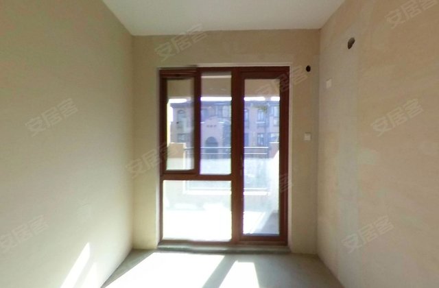 鸿坤原乡溪谷4室1厅149.92㎡93万二手房图片