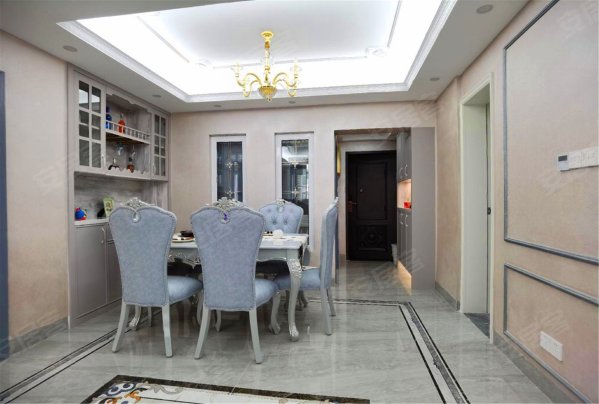 银泰城泰悦府3室2厅2卫114.16㎡南北228万