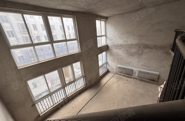 阳光花园(华龙区)4室3厅243.87㎡152万二手房图片