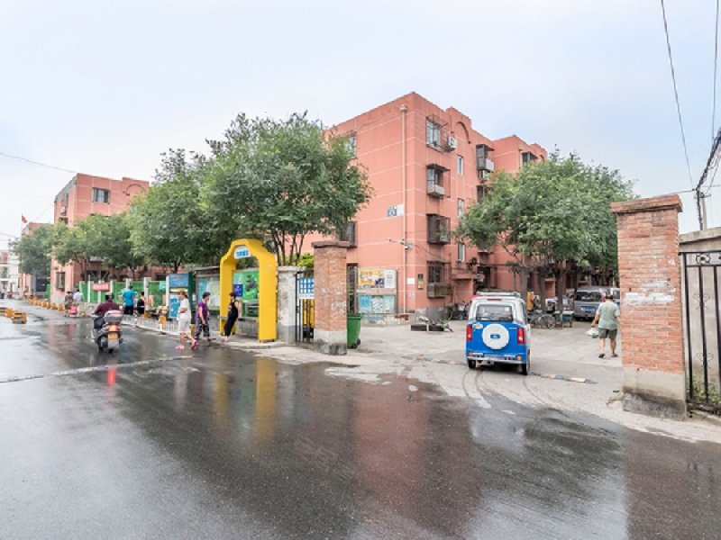 万泉寺南里,东管头街