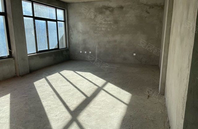 苹果园小区4室1厅242.5㎡183万二手房图片