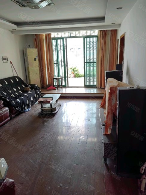 星加坡花园4室2厅2卫