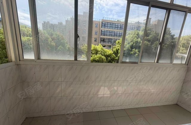 杨园四村(南区)3室1厅83㎡205万二手房图片