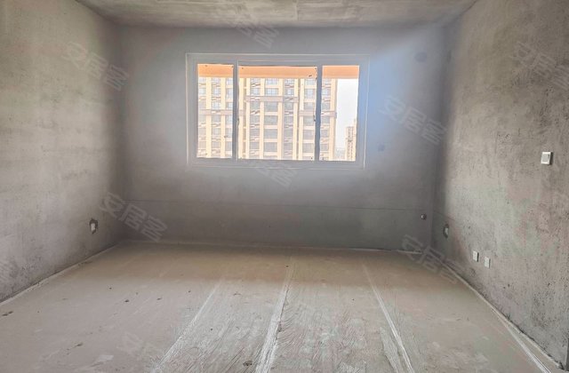 中央花园3室2厅137㎡44万二手房图片