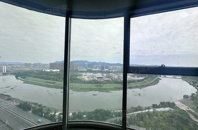 世贸中心3室2厅208㎡530万二手房图片