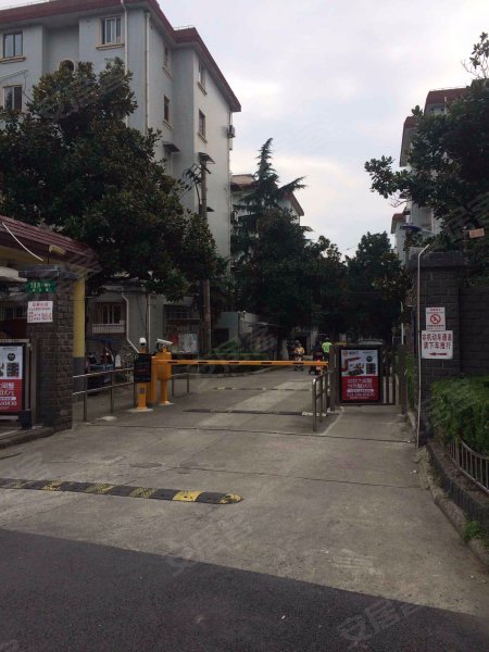 东陆新村四街坊 