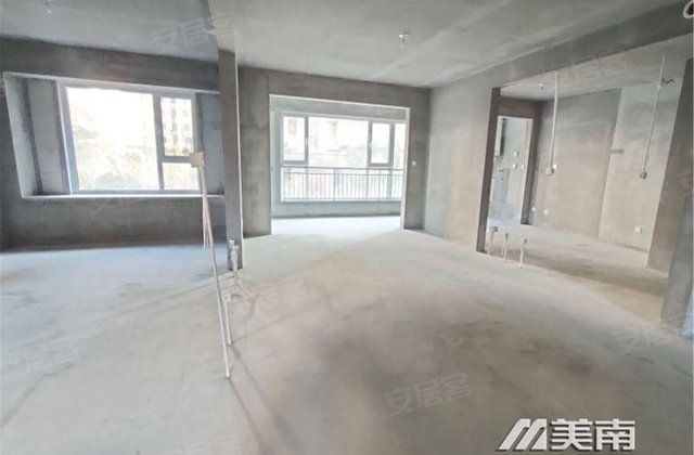 金日天璞3室2厅170㎡135万二手房图片