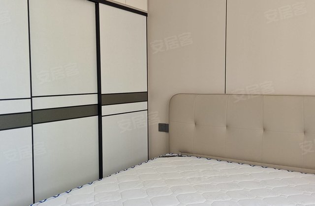 石油公司住宅楼(格尔木)3室1厅70㎡25万二手房图片