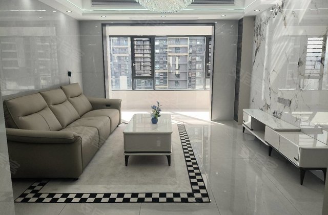 嘉福原山著全新装修未入住四房 带家具中央空调 急92一梯一户