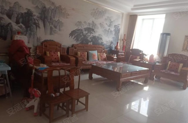 瑞辰花园4室2厅240㎡140万二手房图片