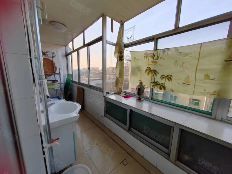 共青团西路北五巷 4楼楼顶2室70平 拎包入住