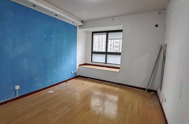 保利香槟国际5室2厅136.79㎡110万二手房图片