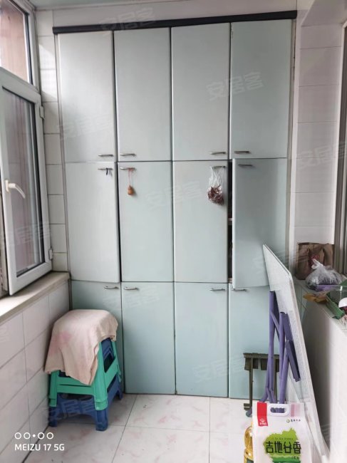 光明新村 交通便利 吃住方便  价格可议 房东直卖 全款优惠
