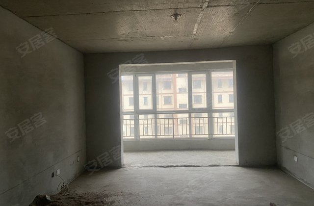 中鸿春天家园3室2厅136.1㎡61万二手房图片