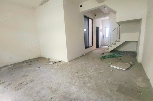 万科第五城(一期别墅)4室2厅132.6㎡268万二手房图片