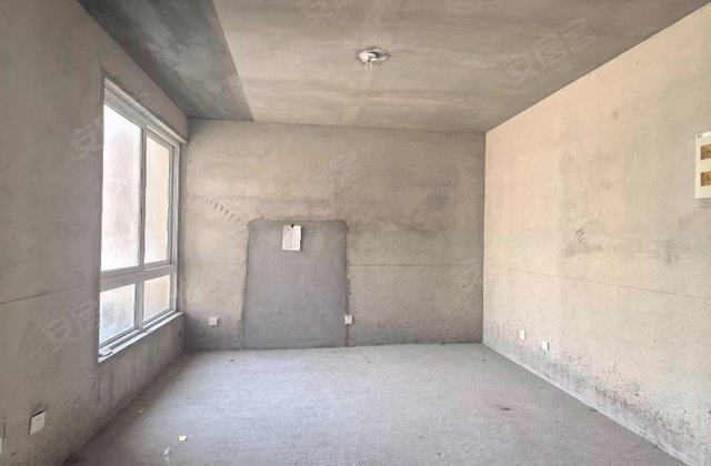 德惠花园4室2厅131.21㎡80.8万二手房图片