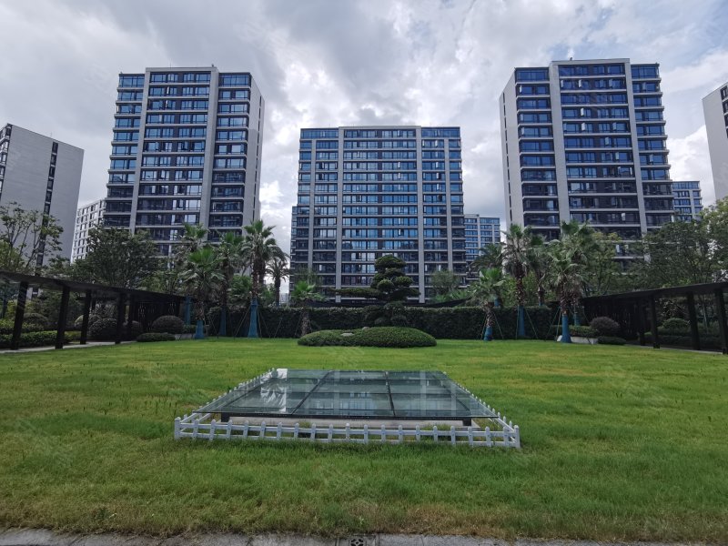 美的融信君兰江山