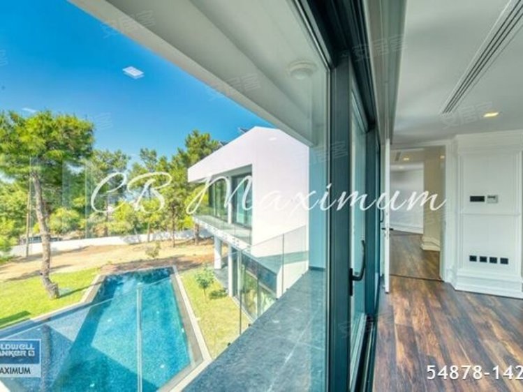 土耳其约¥669万基布里斯现代别墅与游泳池在凯里尼亚出售二手房独栋别墅图片