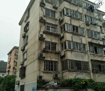 龙威新村