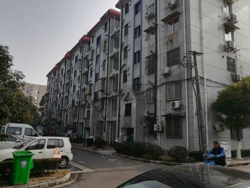 金汇花园三街坊先锋公寓 