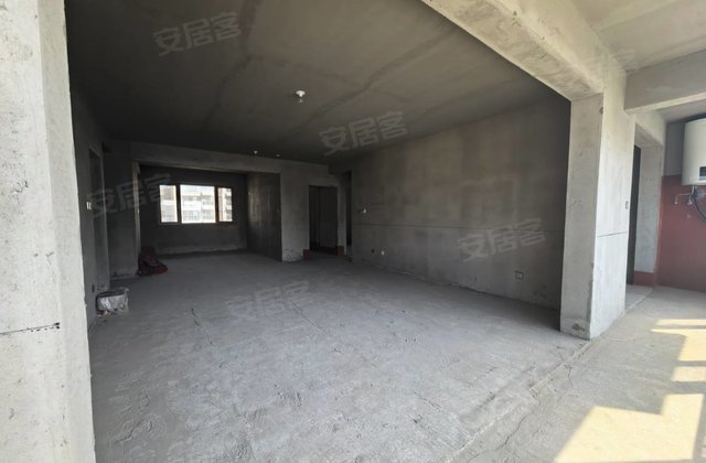 广饶齐宸府181平五室2厅3卫带2个车位，   *格可议