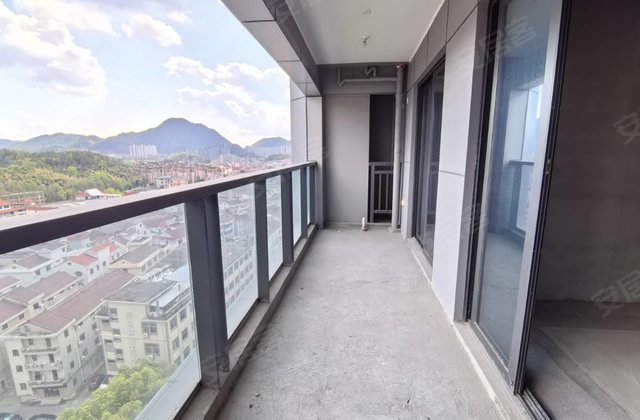 横店南江府3室2厅112㎡150万二手房图片