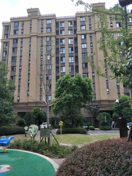 日月光伯爵天地鼎固君庭 