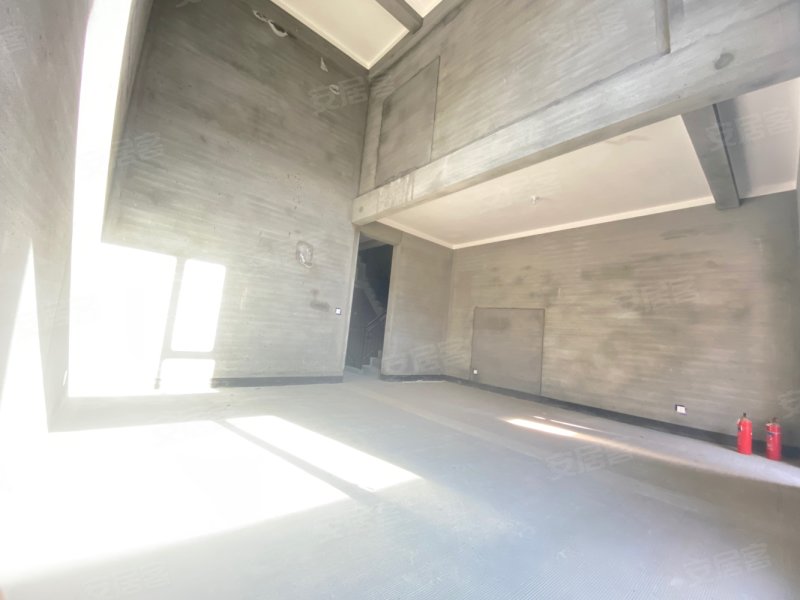 元垄城玖园别墅!使用面积大!随时看房!