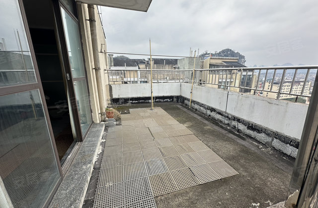 冠泰水晶郦城3室2厅120㎡68万二手房图片