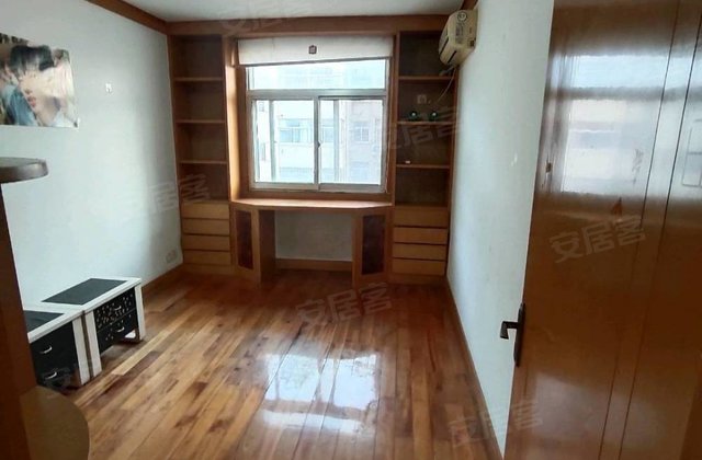 龙河小区(南区)3室2厅103㎡68万二手房图片