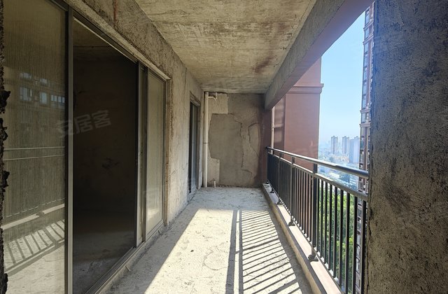 凯旋山庄4室2厅163㎡69万二手房图片