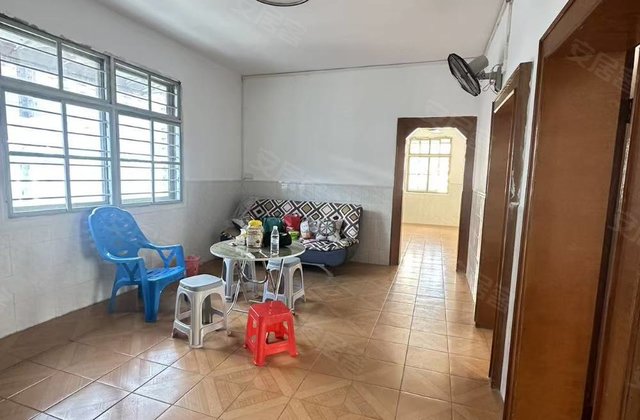 公安局小区(博白县)3室2厅110.8㎡29万二手房图片