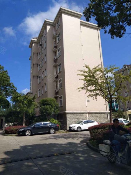 居家桥路19弄小区 