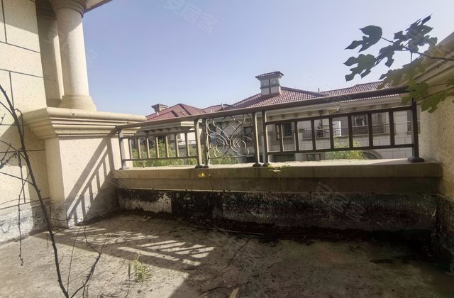 光大龙湖九岛(别墅)6室2厅377㎡180万二手房图片