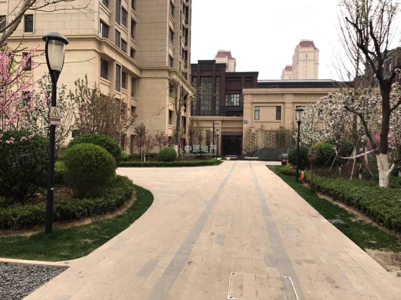 天房天拖秋泽园