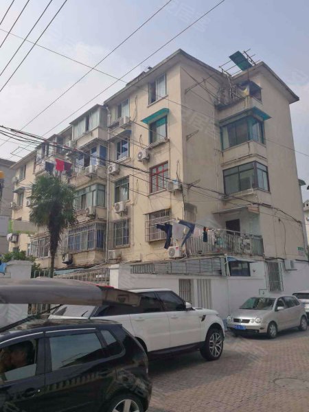 张马路18弄小区 