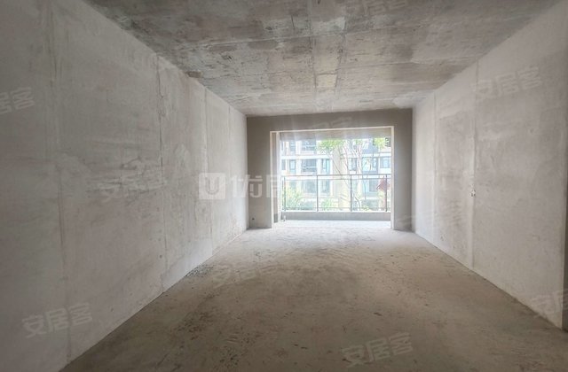 花月半岛4组团映月岛4室2厅135㎡57万二手房图片