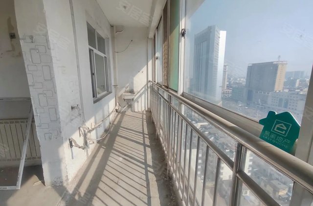 圣世华庭3室2厅180㎡239万二手房图片