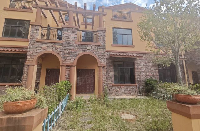 翰樘城逸府4室2厅226㎡155万二手房图片