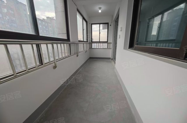 兴石花园3室2厅105.47㎡80万二手房图片