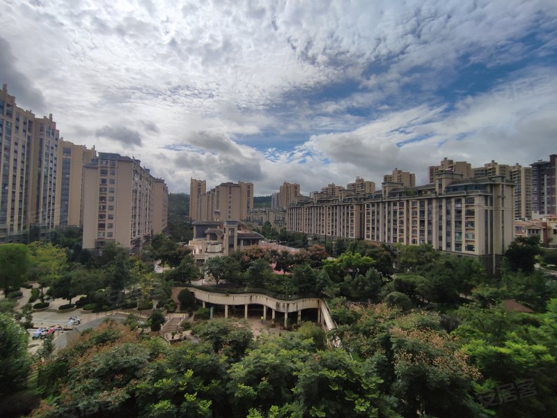 万辉星城蓝山郡