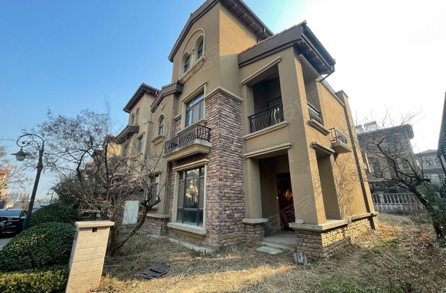 邹城碧桂园(别墅)5室2厅4卫诚心出售5室2厅4卫233.