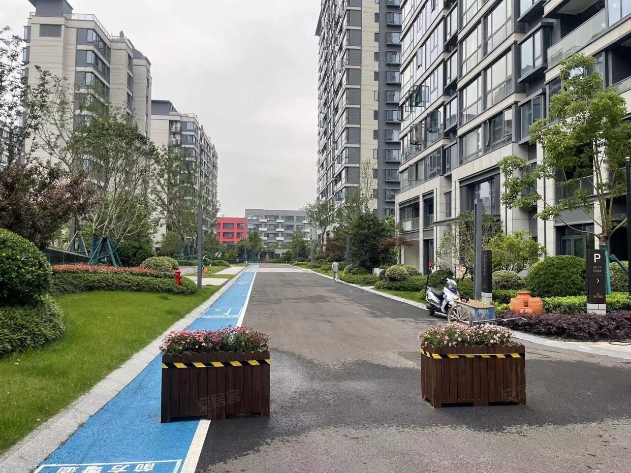 宁波房产网>宁波二手房>海曙二手房>高桥二手房>保利天悦(一期)>1242